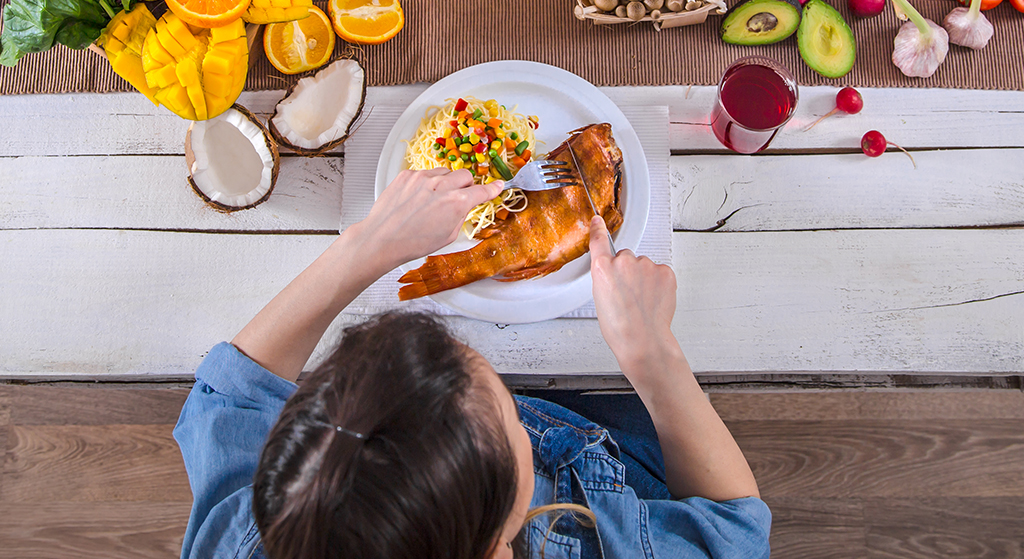 Healthy meal with nutritious foods for hypothyroidism 